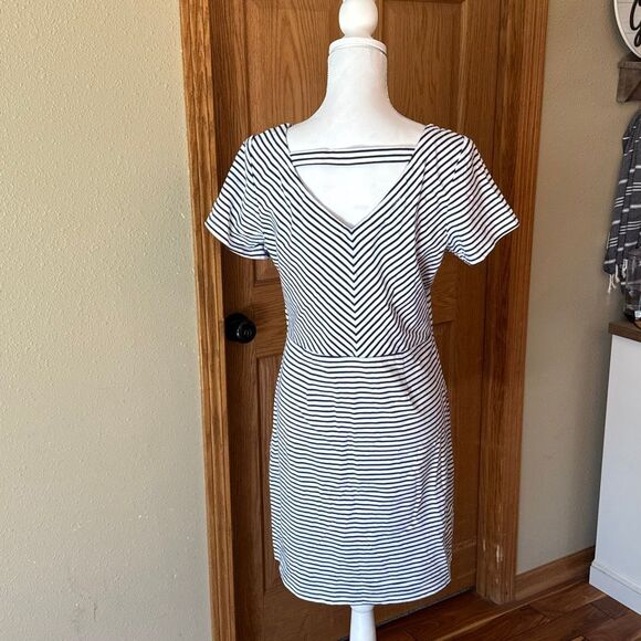 TOMMY BAHAMA Striped Floral Sunset Shadow T-Shirt Short Sleeve Dress - Picture 5 of 10